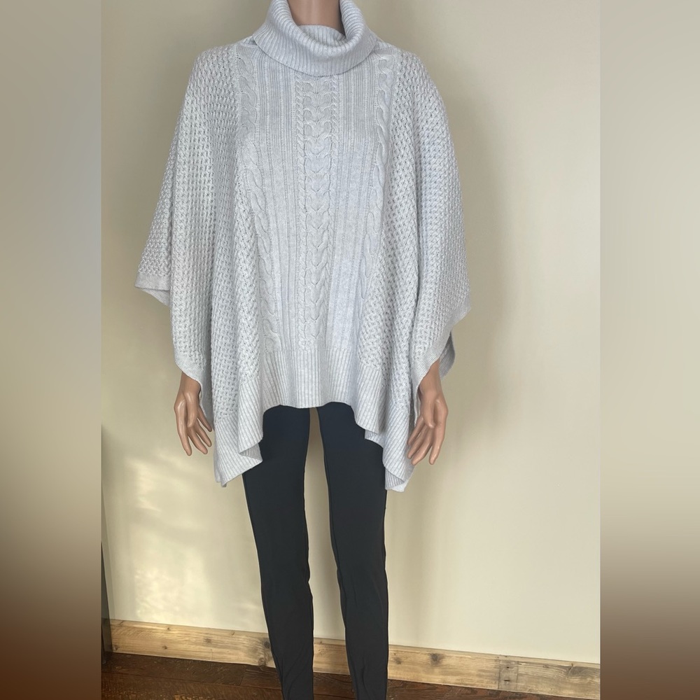 LULULEMON | Merino Wool Poncho